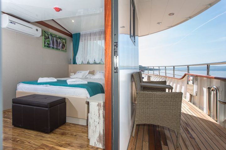 Deluxe Naturist Cruise From Split