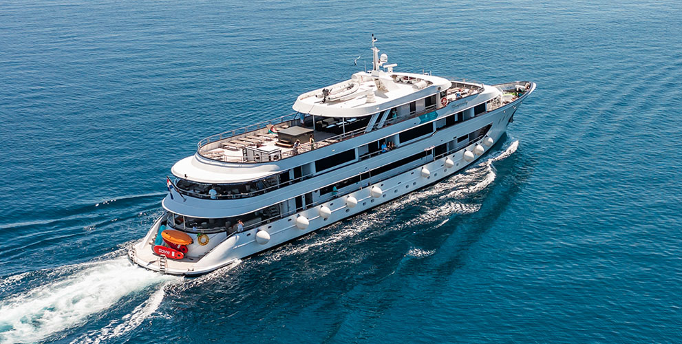 Deluxe Superior Boat Category