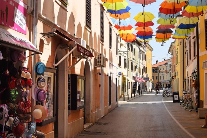 novigrad istria colourful street