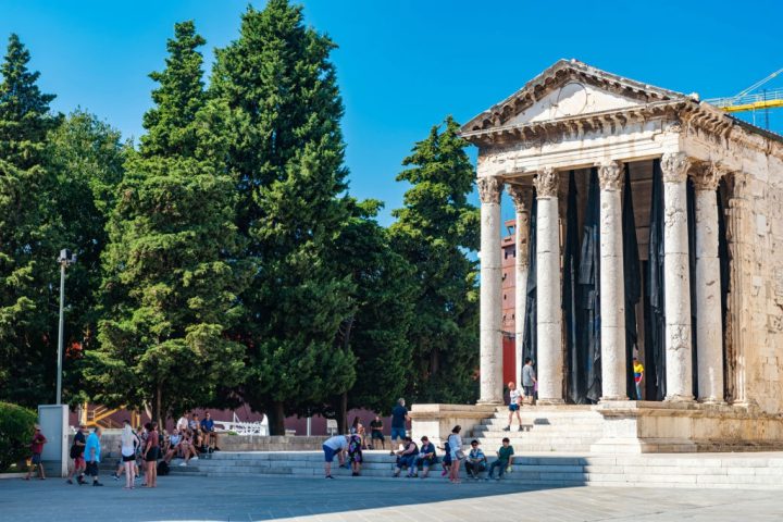 pula augustus temple