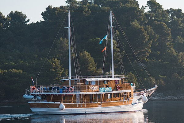 Traditional Ensuite Viktorija