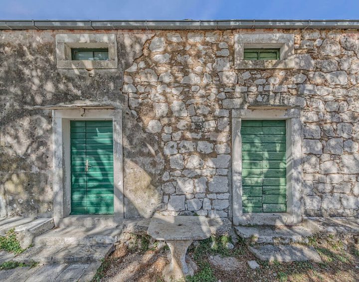 tucepi village house